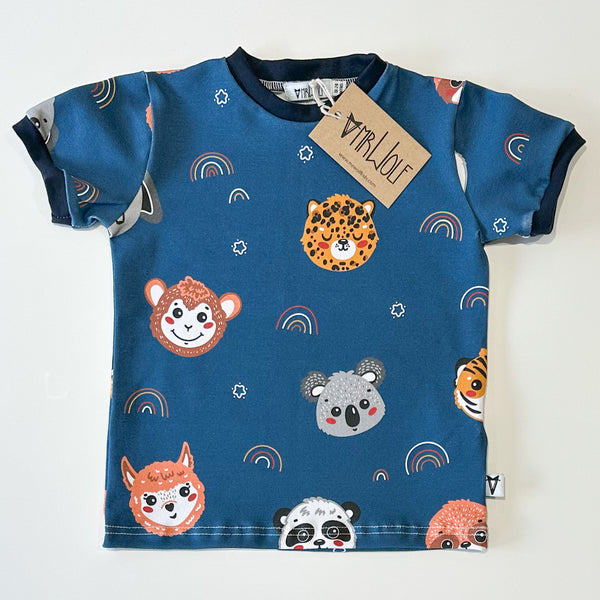 Baby animals – on navy
